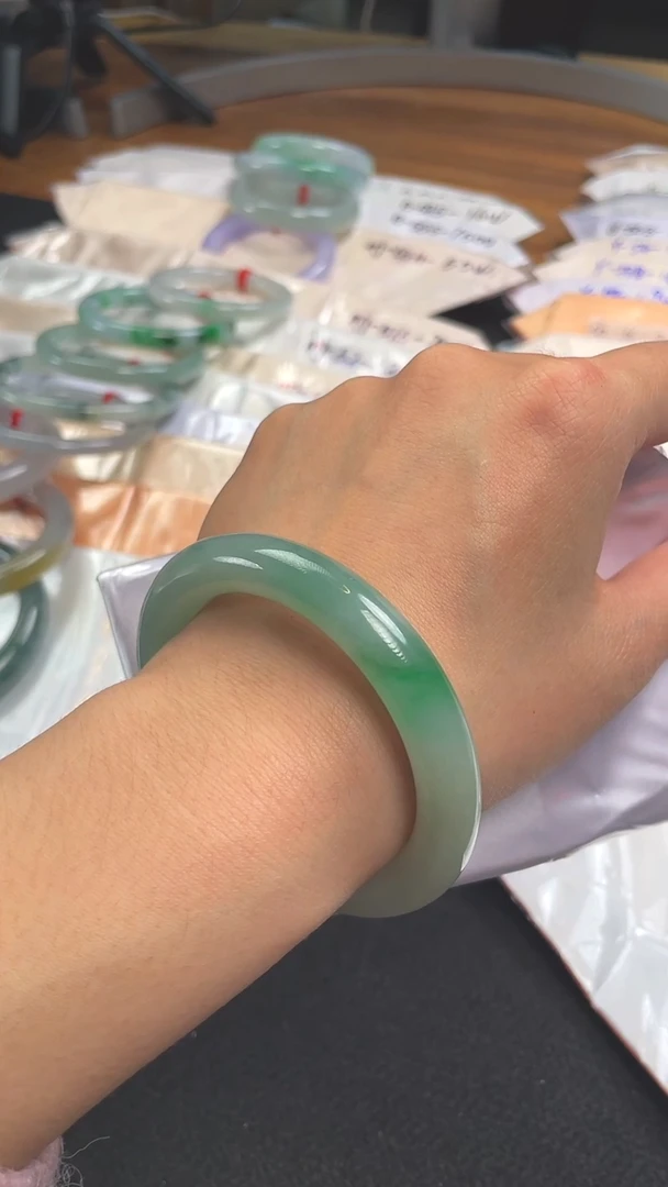 【闪购商品】翡翠手镯未镶嵌手镯MY2222