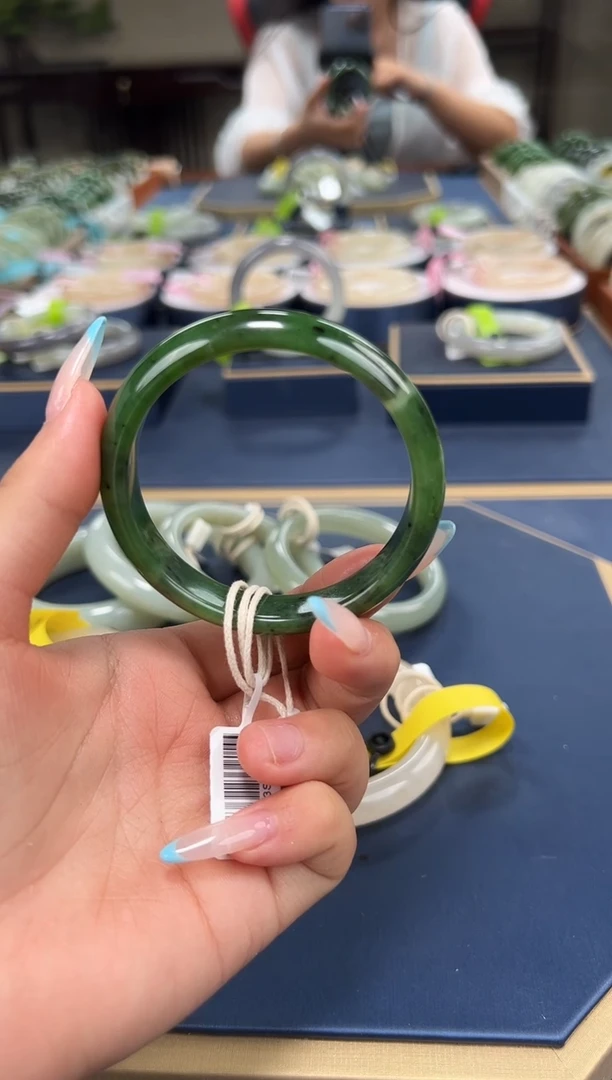 和田玉手镯未镶嵌A0049-53