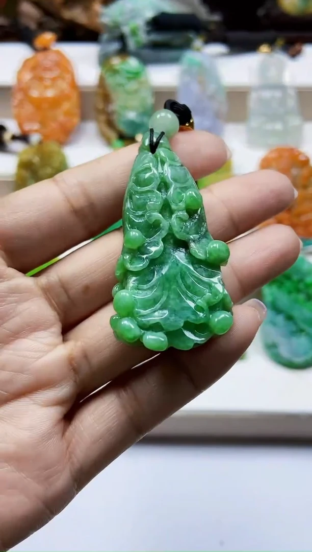 颈饰未镶嵌翡翠翡翠A货