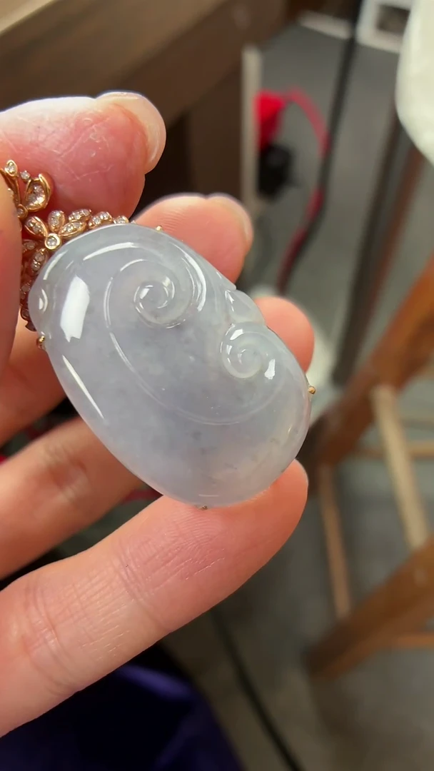 吊坠(不含链)18K金镶嵌翡翠如意