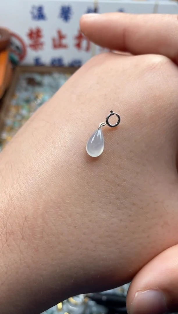 【闪购商品】翡翠颈饰未镶嵌哥哥