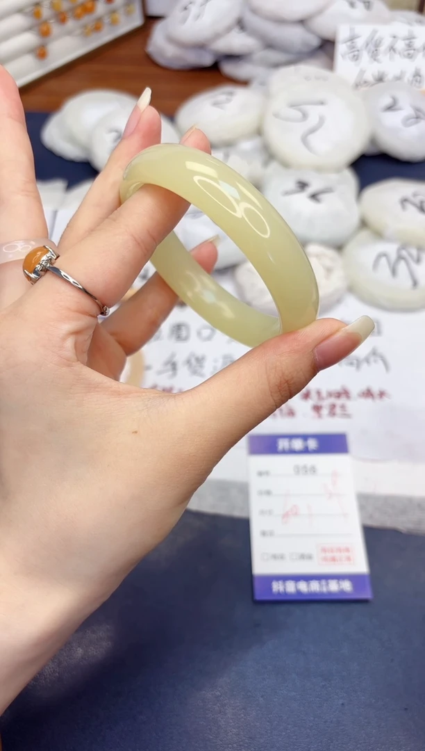 石英质玉手镯未镶嵌56-晴水-圈口60