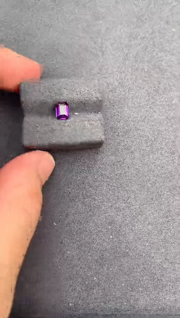 【闪购商品】彩色蓝宝石裸石未镶嵌87分无烧紫蓝宝