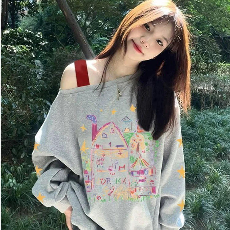 【ZHAP】宽松斜肩长袖卫衣女秋冬款爆款气质多巴胺通勤休闲盐系上衣