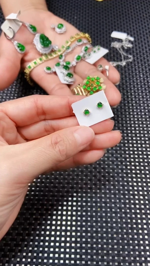 【闪购商品】翡翠耳饰未镶嵌111111111