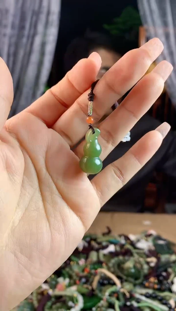 【闪购商品】和田玉挂件未镶嵌多样性发一