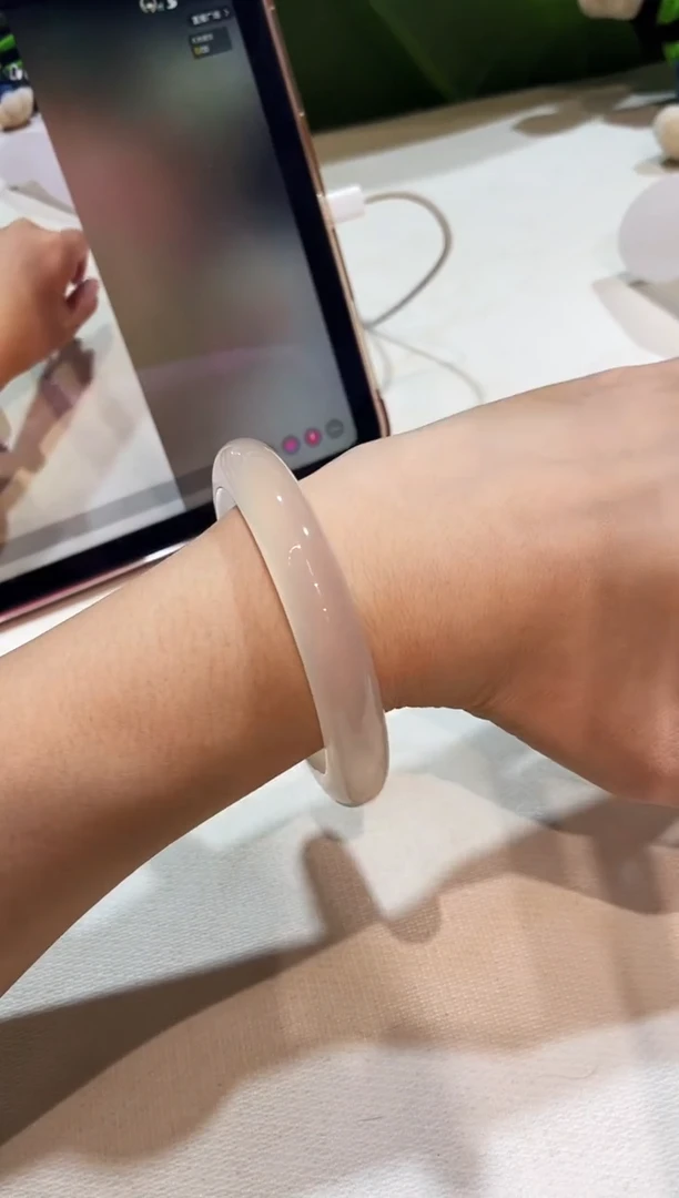 玛瑙/玉髓手镯未镶嵌60鉴赏期48小时