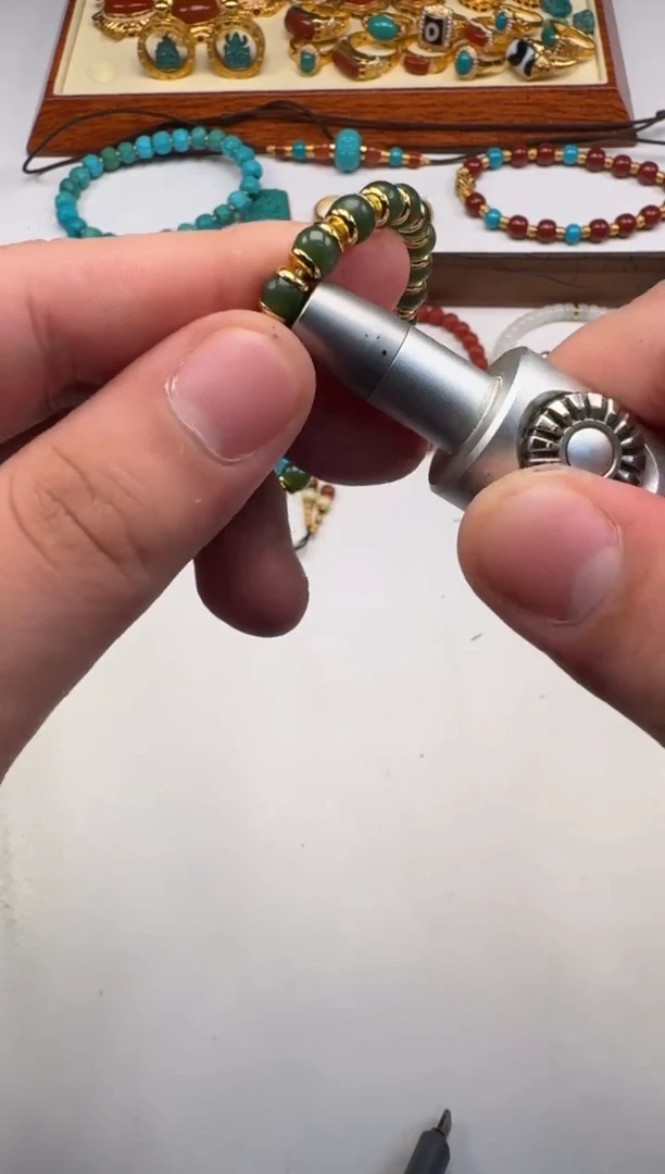 18K金镶嵌和田玉（碧玉）挂件关****～手串手串