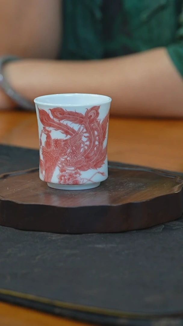 铭墨朗古釉下红彩凤杯