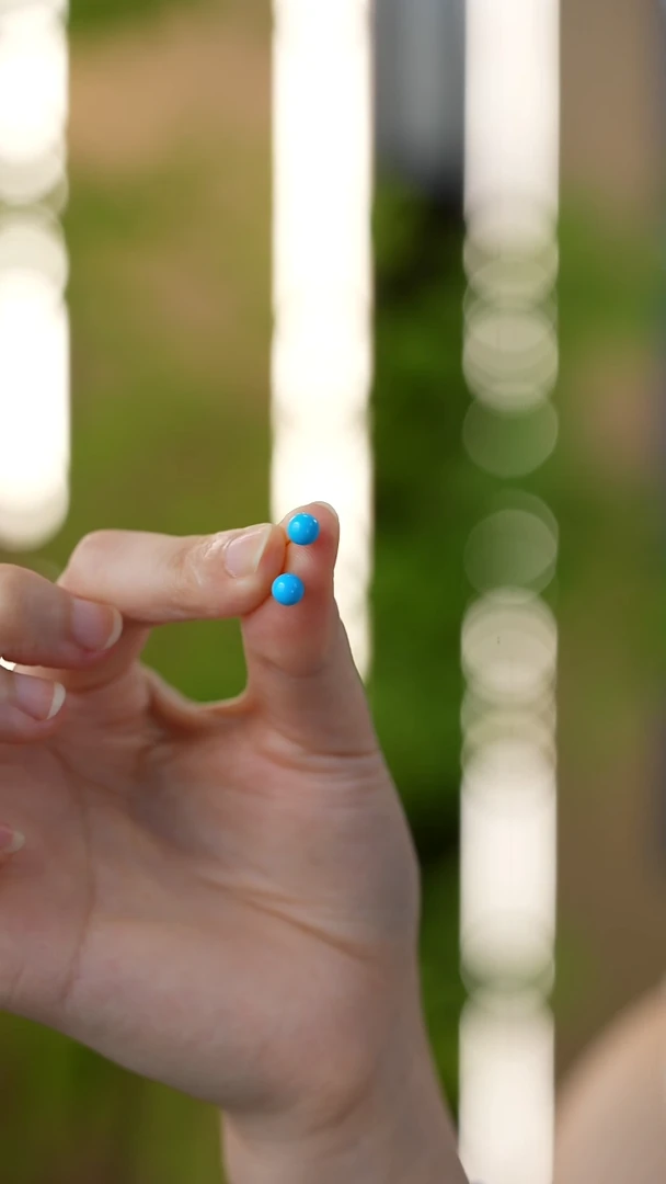 18K金镶嵌绿松石耳饰秒拍号20