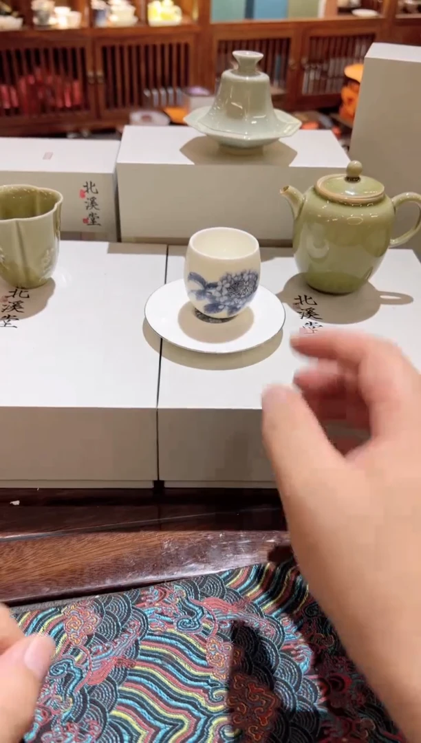蓝绣球一杯一碟茶具