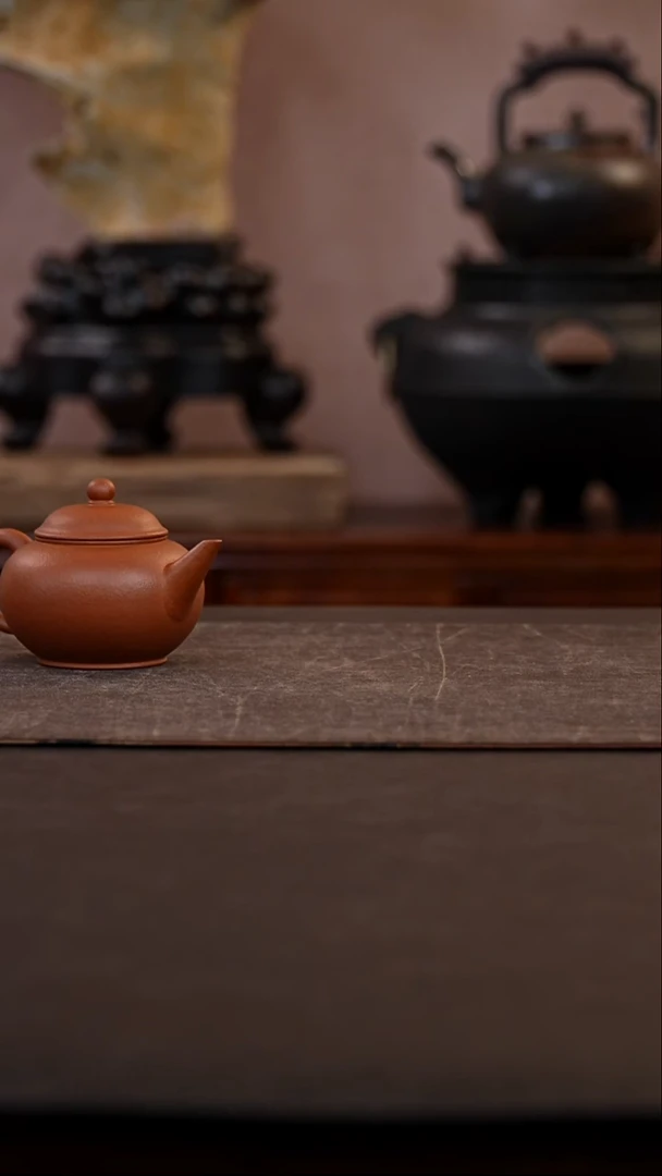 紫砂手工精制伊*?水平壶