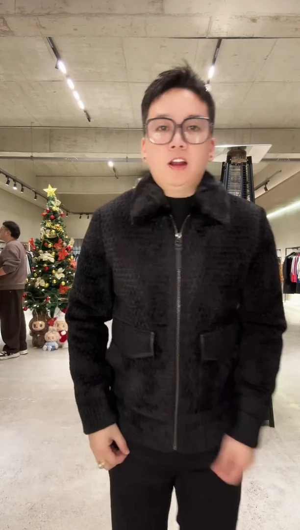 50码（125-140斤）水貂领拼皮鹅绒夹克