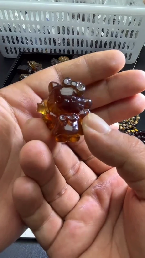 裸石琥珀未镶嵌75