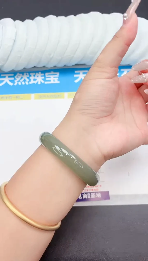 未镶嵌手镯石英质玉189-60.8