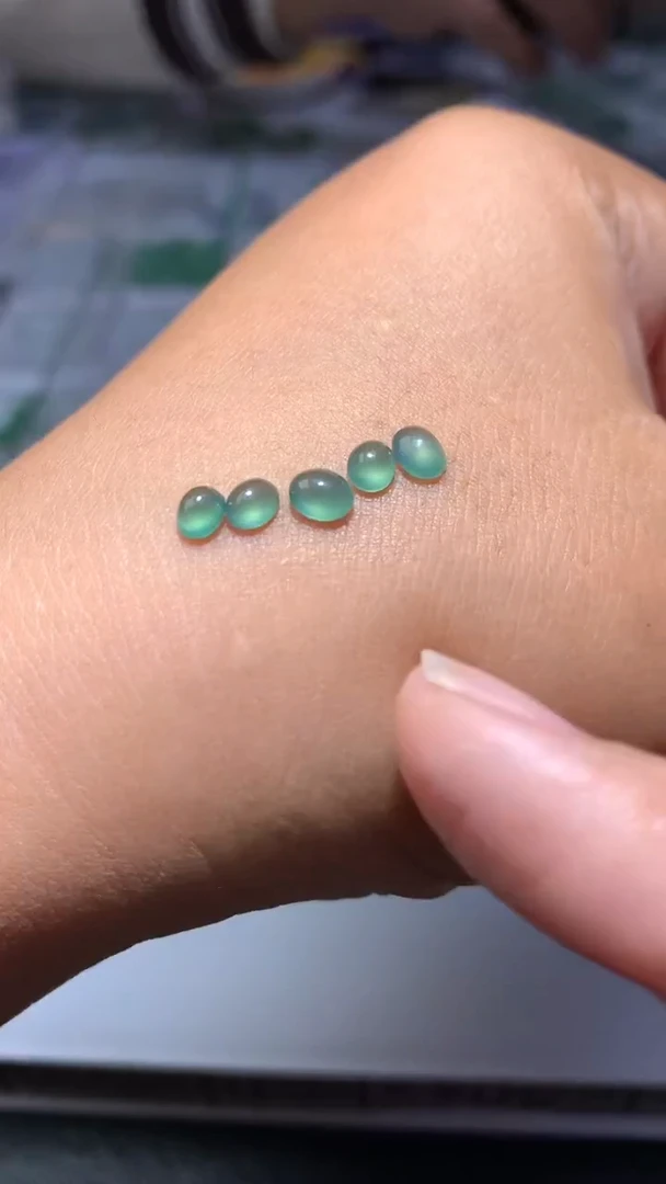 未镶嵌定制翡翠毛货