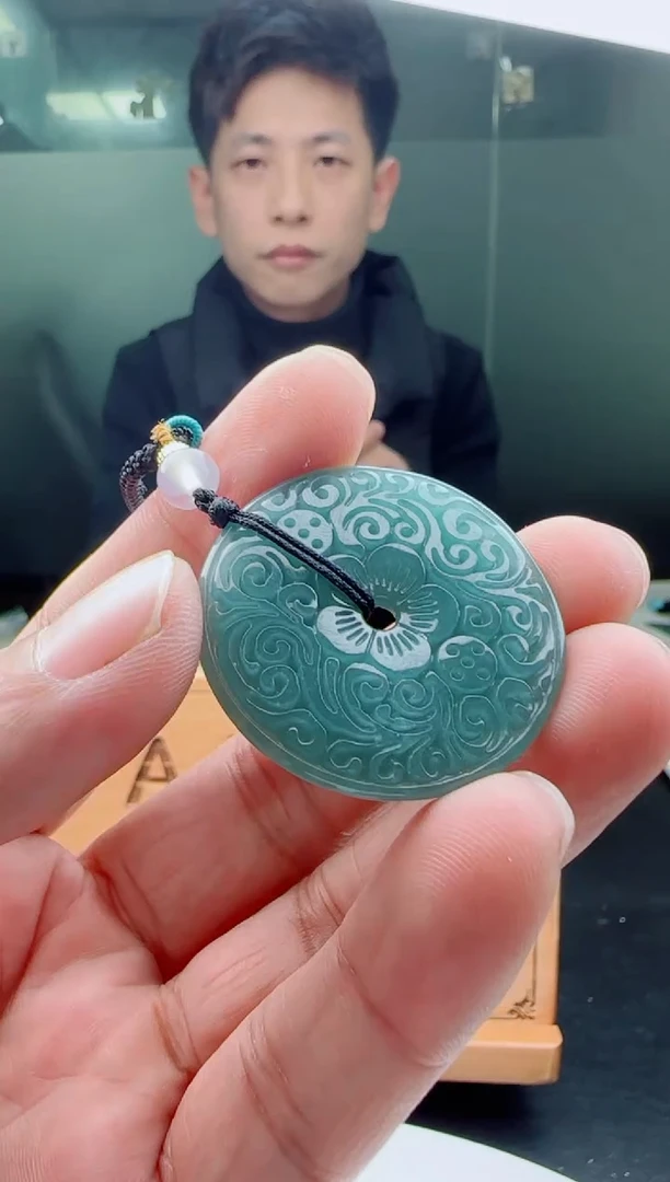 【闪购商品】翡翠颈饰未镶嵌花扣