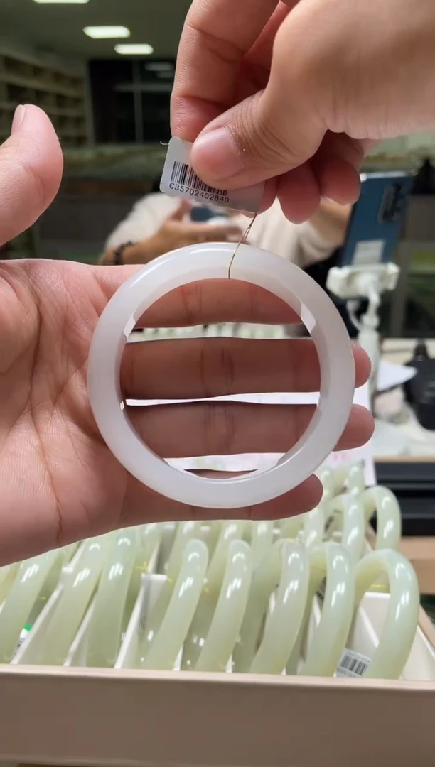 未镶嵌手镯和田玉57-58圈口 2840