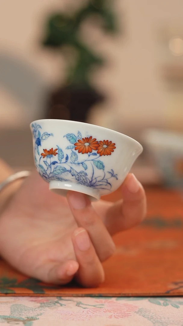 望玉斗彩菊花小杯