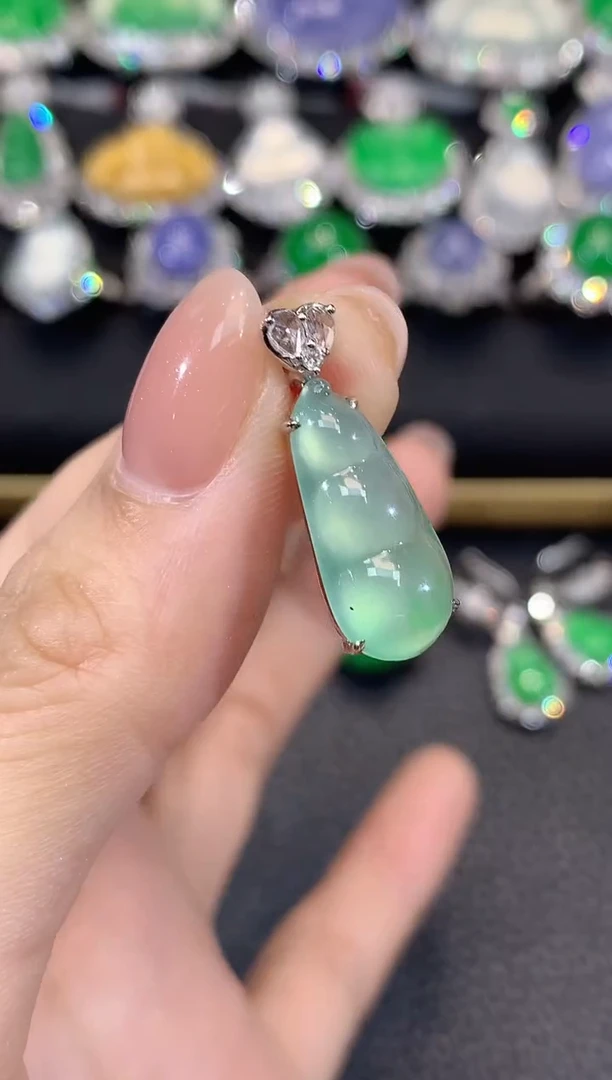 吊坠(不含链)18K金镶嵌翡翠C11翡翠