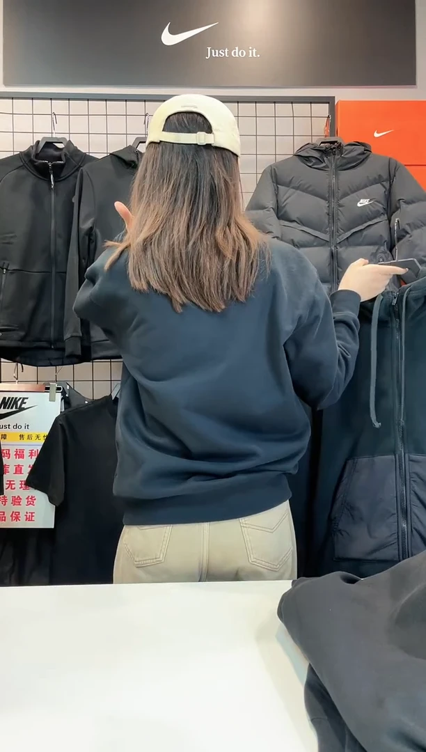 潍****售6935 黑色飞人卫衣 XXL 170-190斤 不退换