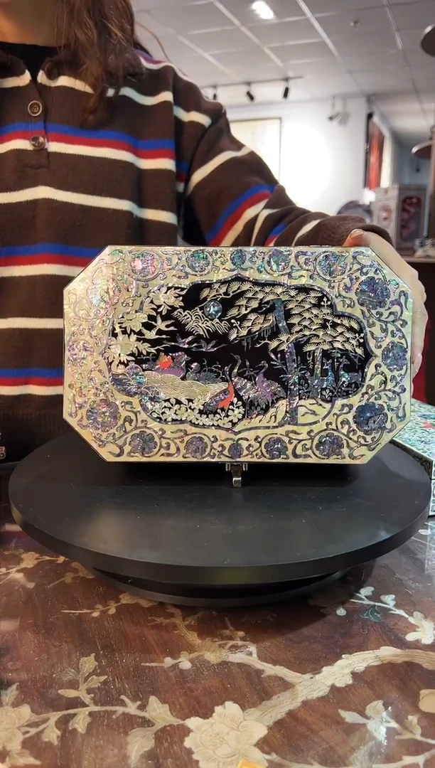 绒布底·弘贝雅螺钿漆器文化馆