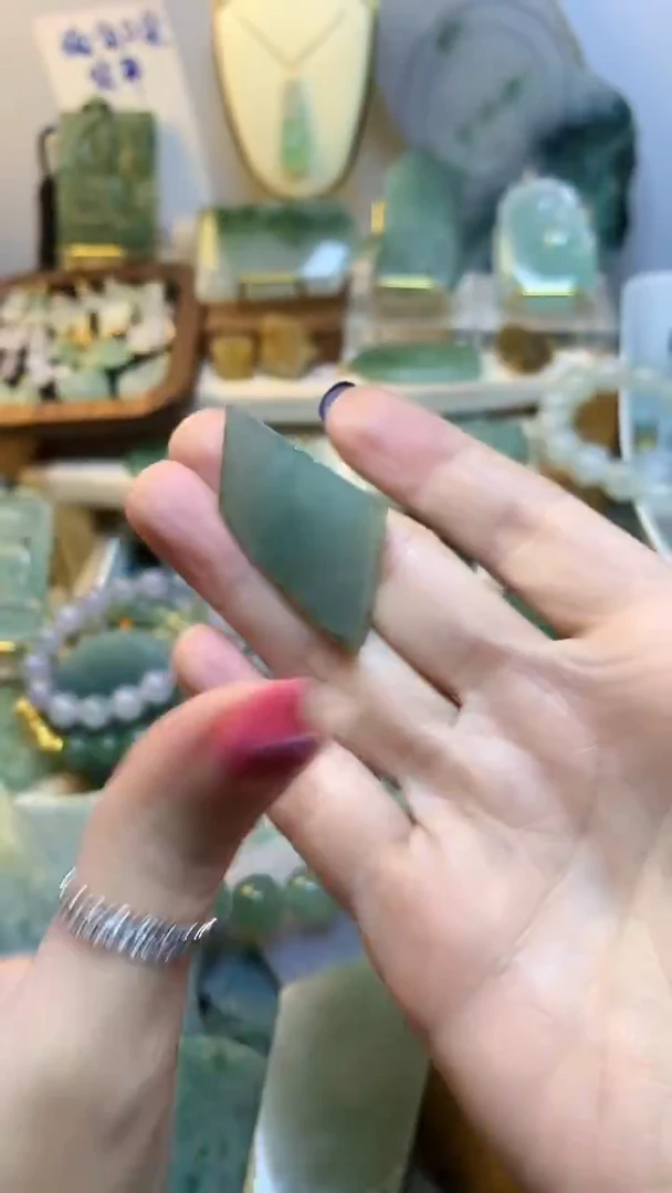 未镶嵌挂件翡翠 缅甸A货翡翠，没有运费险