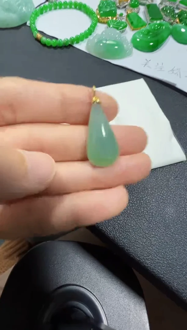 吊坠(不含链)18K金镶嵌翡翠800