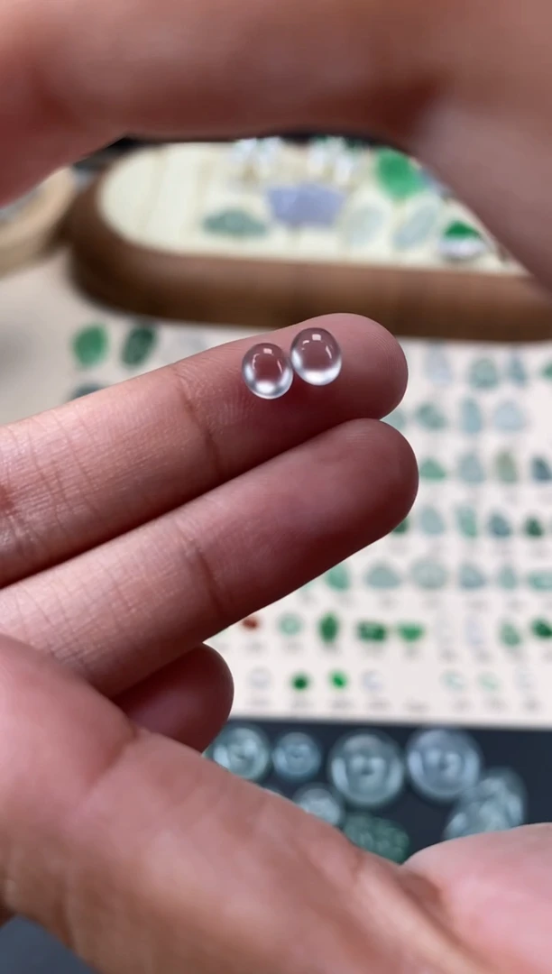 【闪购商品】翡翠颈饰未镶嵌翡翠高冰蛋面一对
