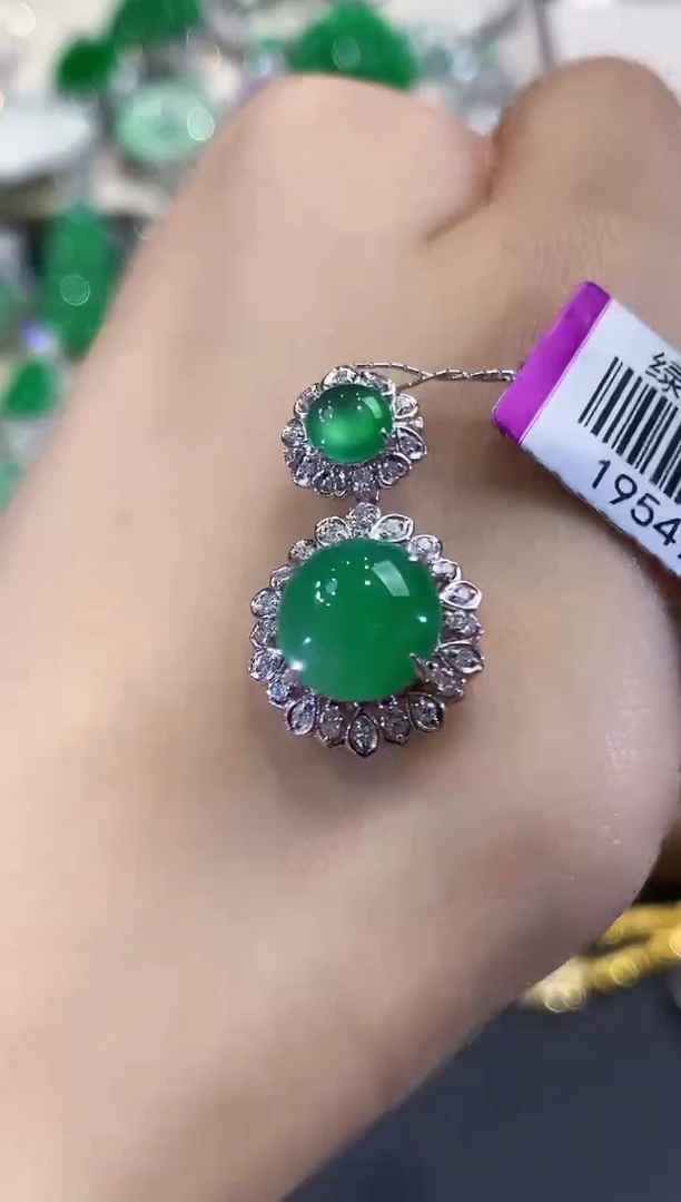 吊坠(不含链)18K金镶嵌翡翠C11