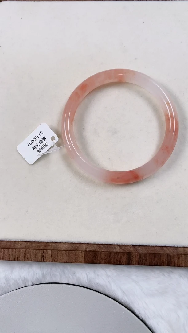 【闪购商品】石英质玉手镯未镶嵌30