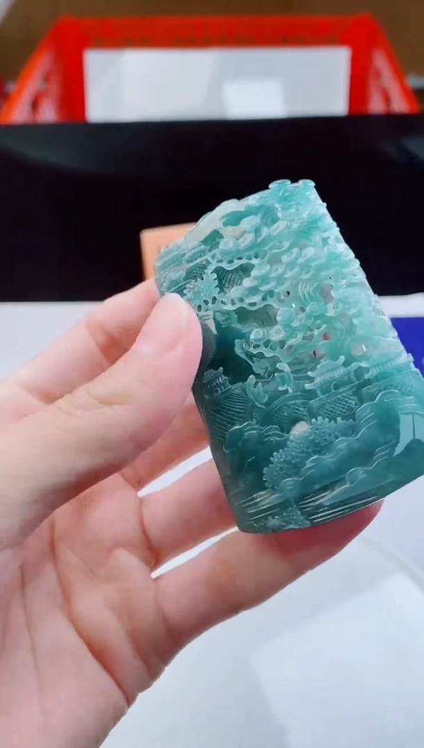 颈饰未镶嵌翡翠     ·