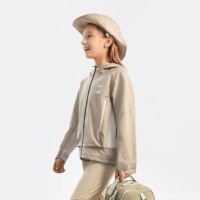 斐乐儿童外套夏季女大童防水防风轻薄时尚户外上衣K12G433704