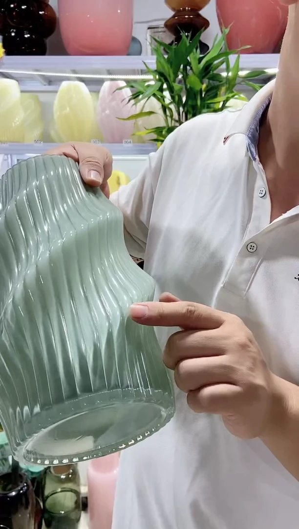 大号绿色扭扭花瓶......