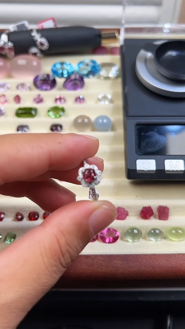 银S925镶嵌戒指尖晶石60分925银 抹谷之星 天然无烧 多样性发货