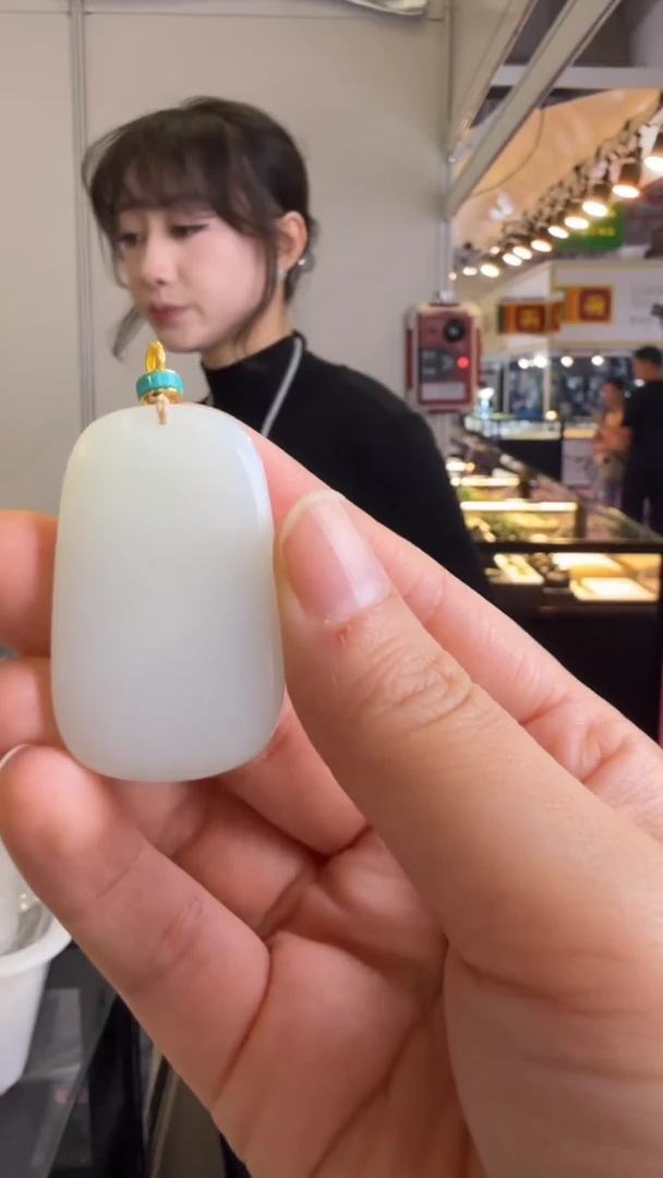 颈饰未镶嵌和田玉134秒拍号 假一罚三