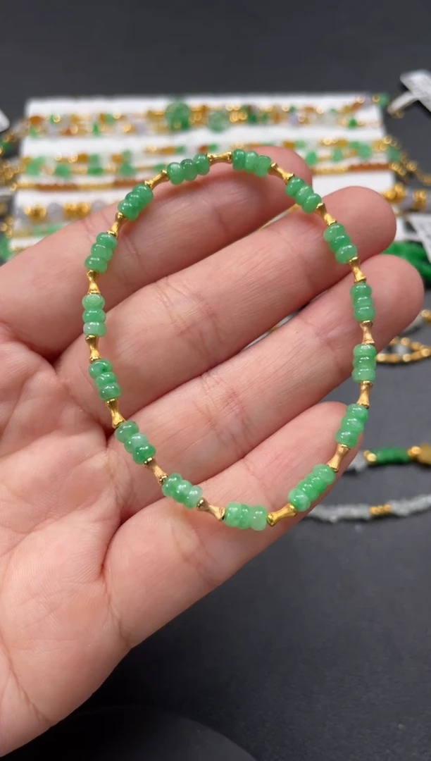 套链18K金镶嵌翡翠一条  P568