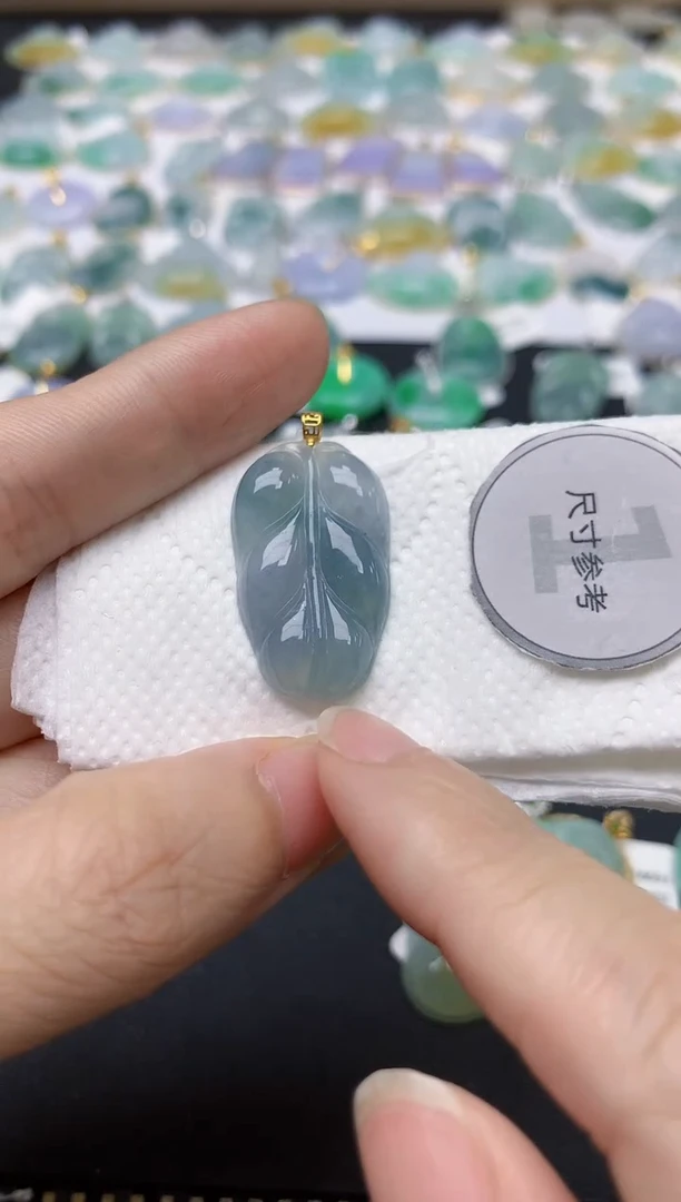 翡翠18K金镶嵌颈饰天然缅甸A货翡翠