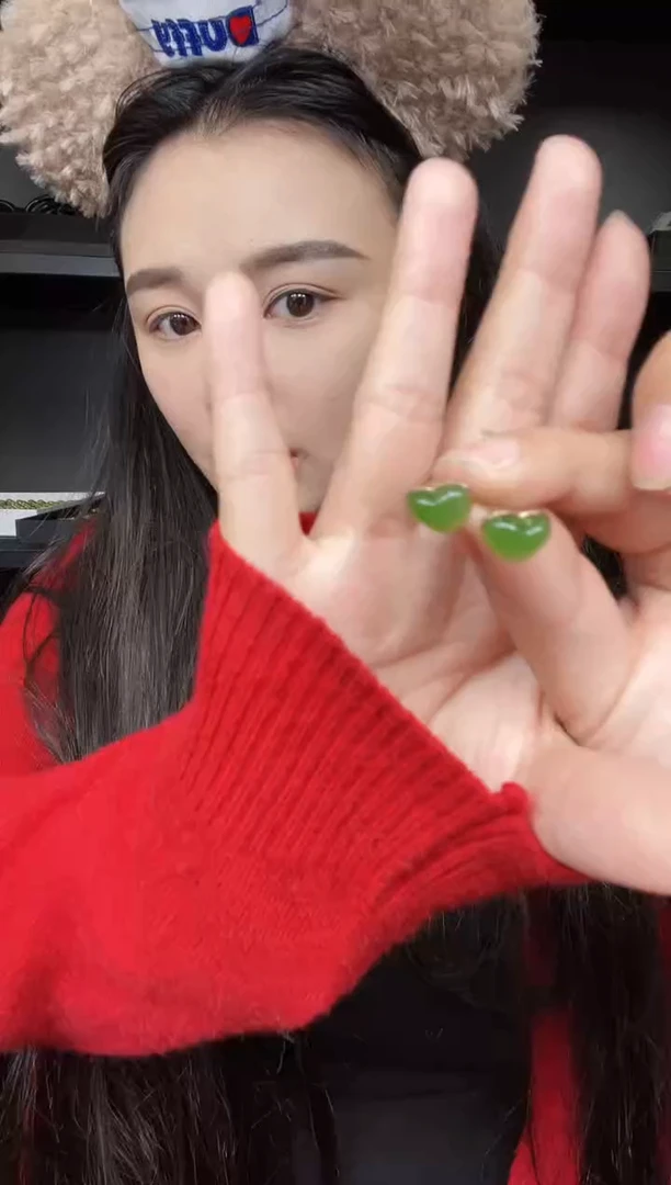 【闪购商品】和田玉耳钉18K金镶嵌多样性发一对