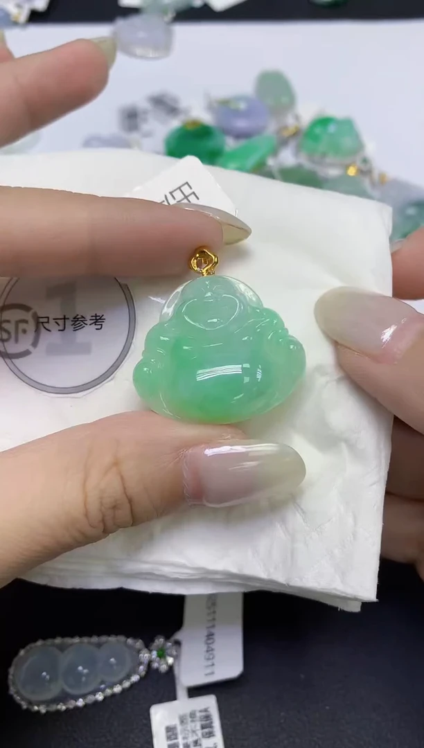 颈饰18K金镶嵌翡翠天然缅甸翡翠A货多样性发一件