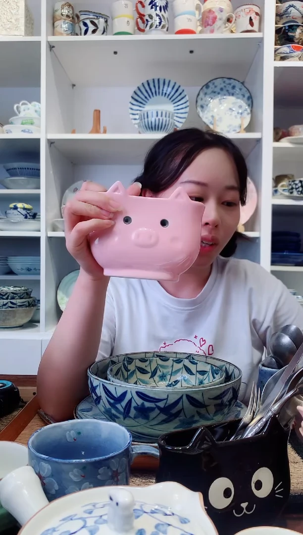 陶瓷日本进口粉色小猪筷筒