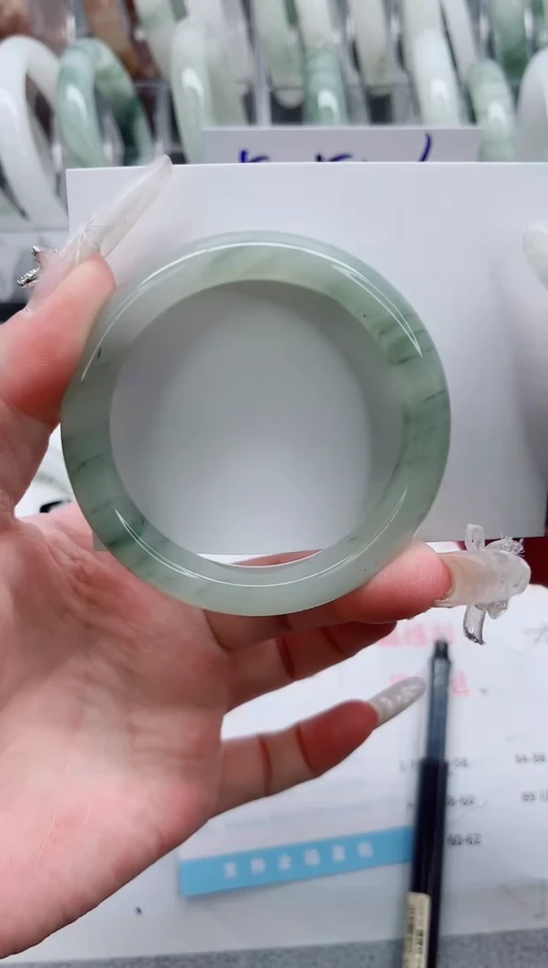 【闪购商品】石英质玉手镯未镶嵌A244-52.1