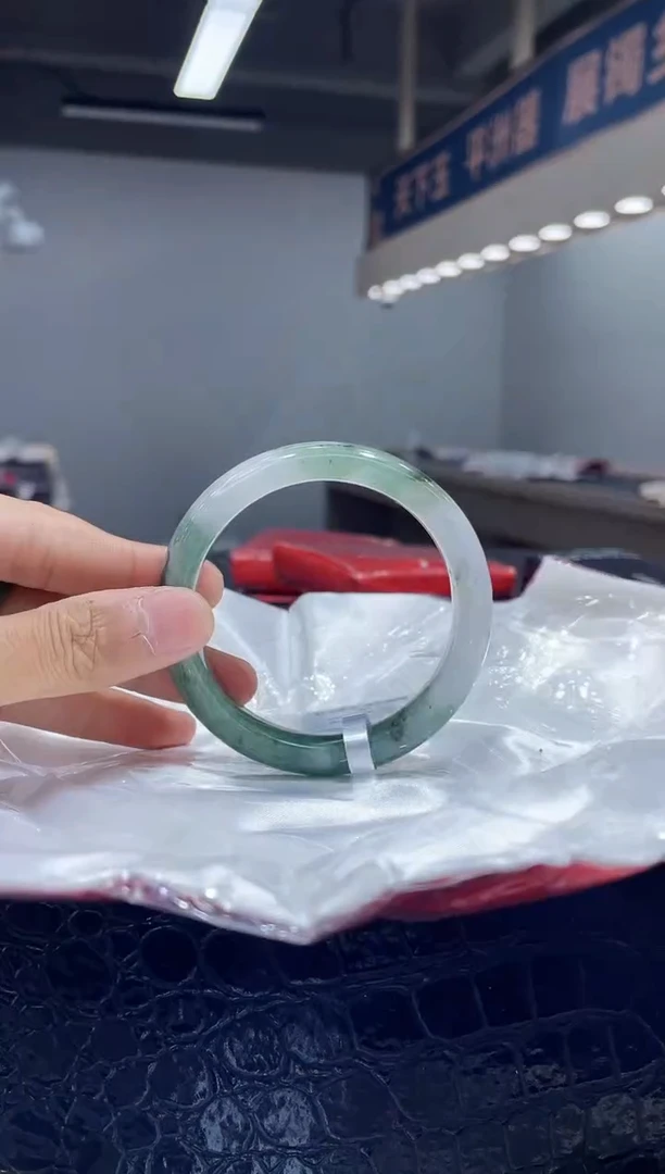 未镶嵌手镯翡翠10