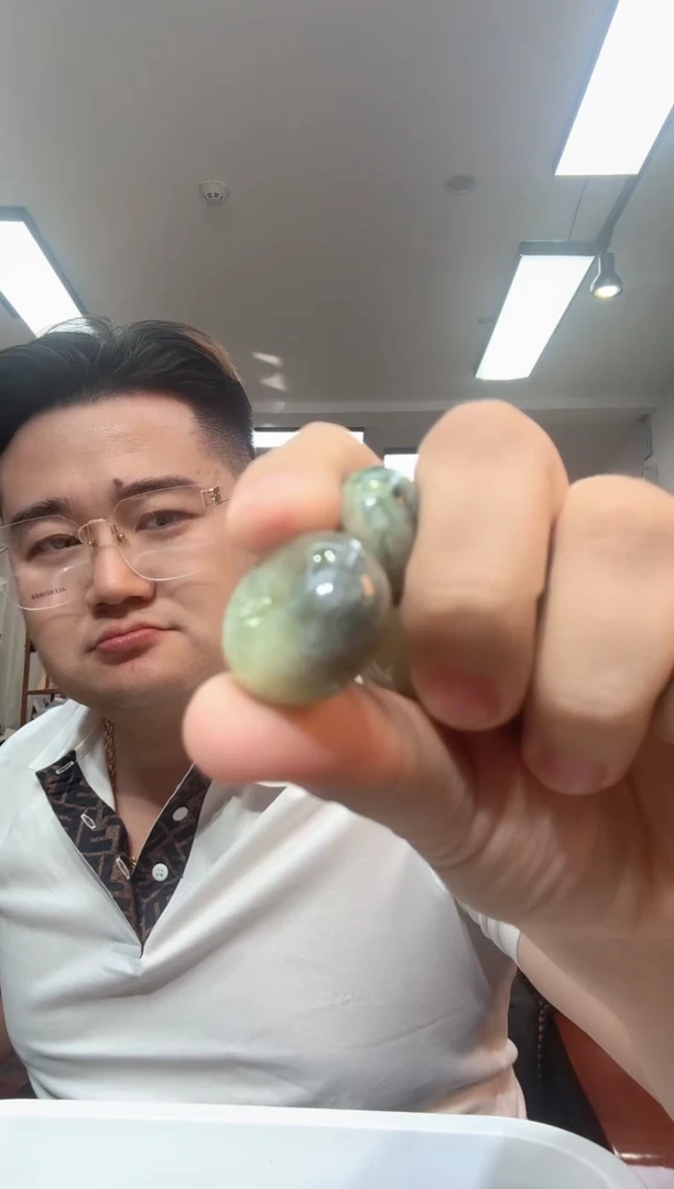 未镶嵌蛇纹石玉颈饰多样性随机发货无绳