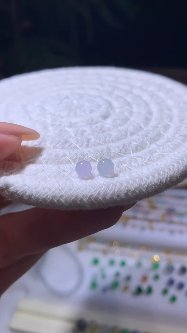 未镶嵌定制翡翠4.7卡珠子2个128+12