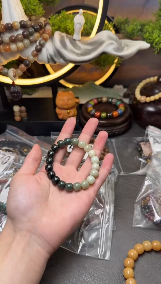 【闪购商品】和田玉手链未镶嵌A078 渐变和田