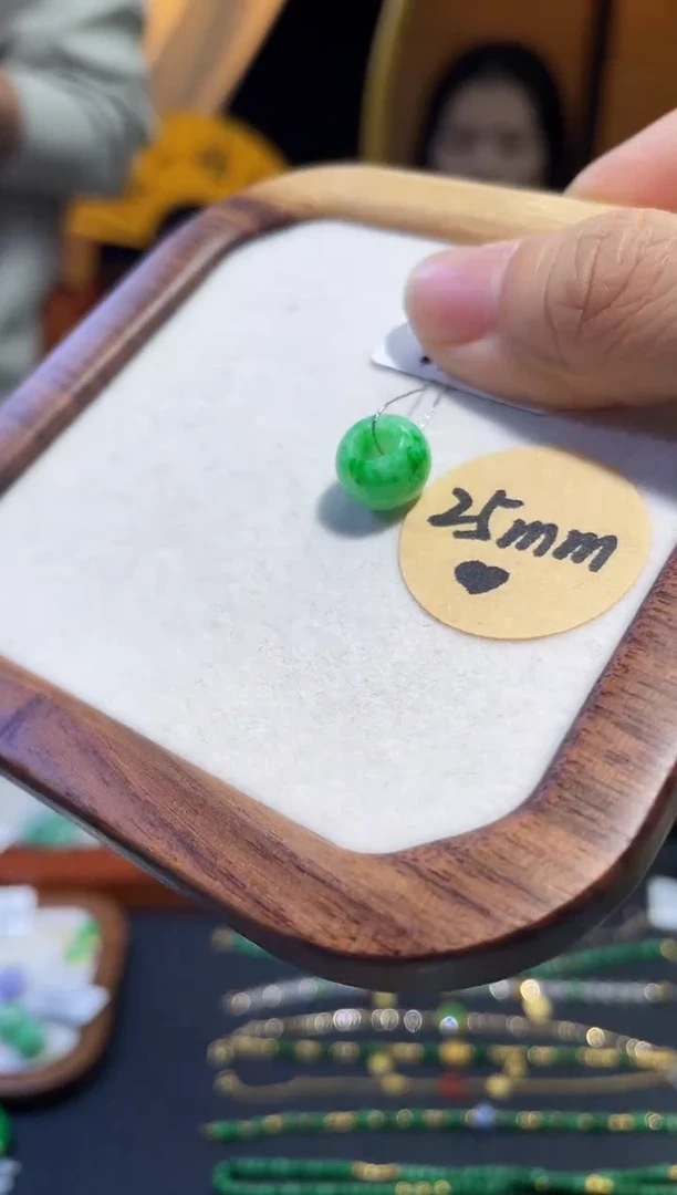 颈饰未镶嵌翡翠假一赔三