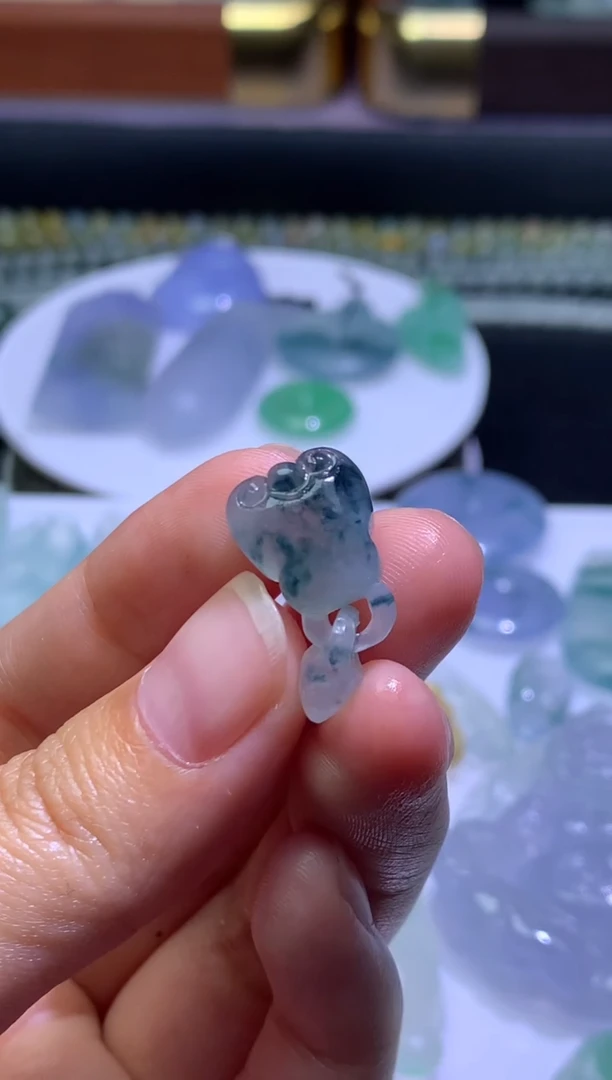未镶嵌定制翡翠毛货