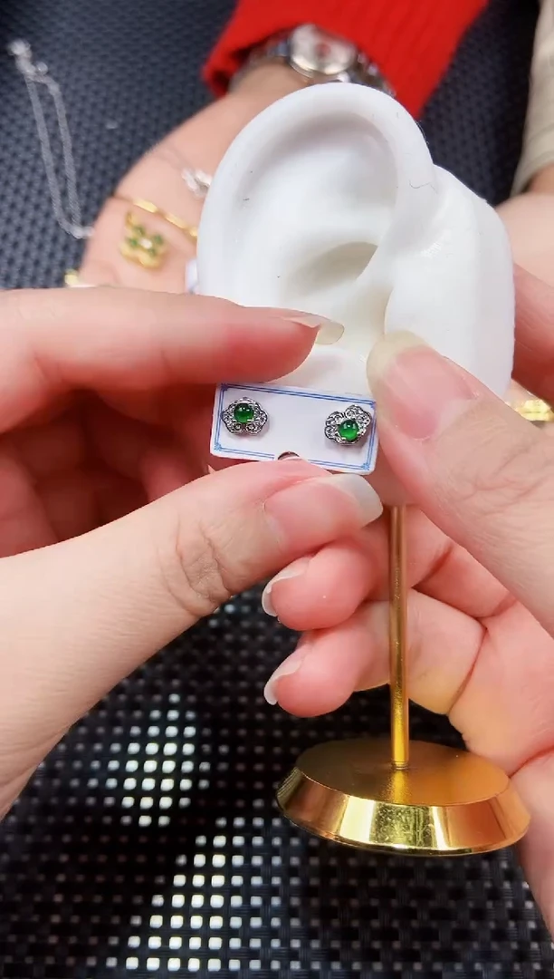 【闪购商品】翡翠耳饰未镶嵌111111111