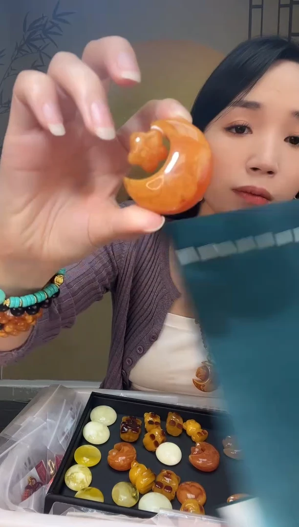 【闪购商品】琥珀裸石未镶嵌A0154天然蜜蜡绑链子